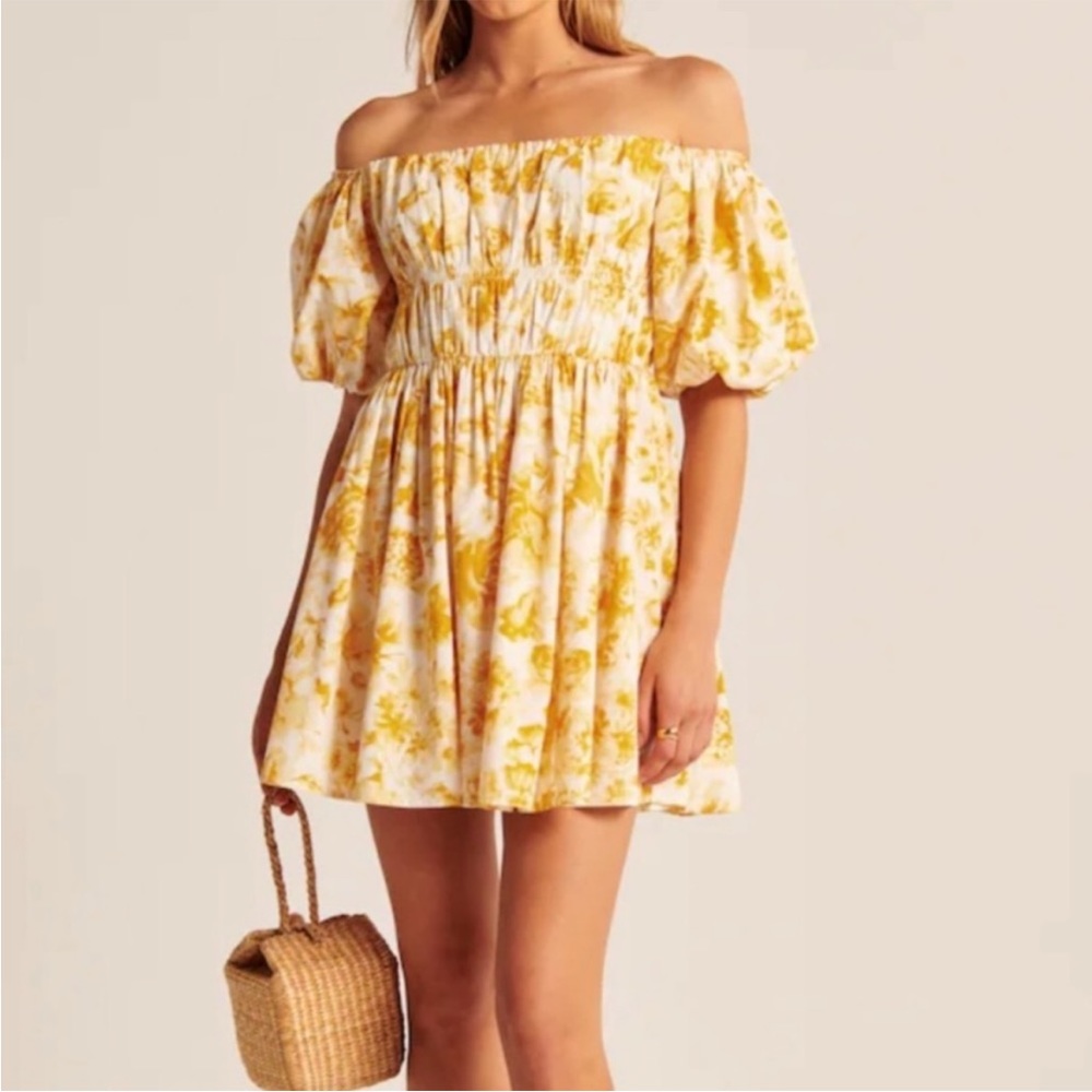 Abercrombie and Fitch Floral Puff Sleeve Dress